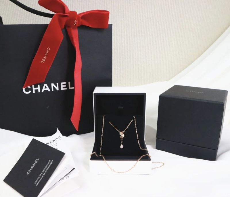 Ch**el necklaces